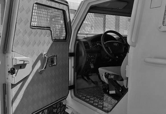 BURAQ ARMED VEHICLE interior-2