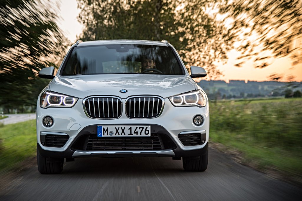 P90190646_highRes_the new bmw x1 on lo